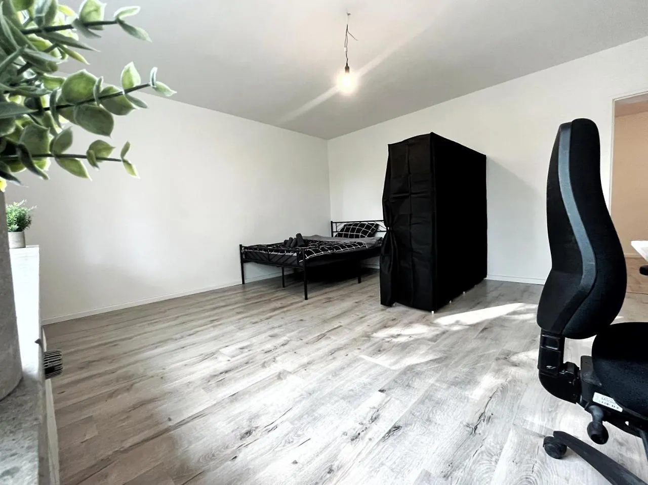Holidayhome Aparments I Spaceous Room In Ber-Reinickendorf, 1 Min. To Metro Station Berlin